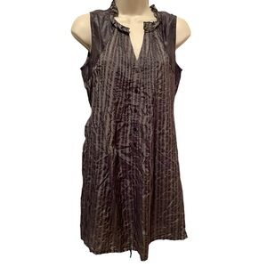 NWT Ya Gray Tunic tie in Back Button Closure